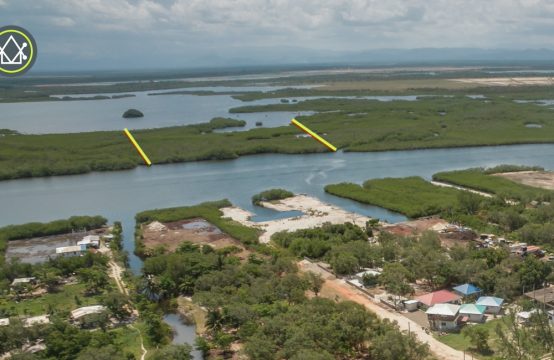 PL0072-11 Acres nestled on the serene Placencia lagoon