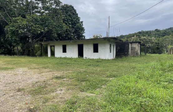 PH0036 – Fixer-Upper Concrete structure along the Hummingbird Highway