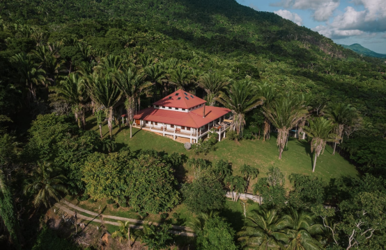 PH0035- Exceptional 100-Acre Hilltop Estate with 6,500 sq. ft. Residence &#038; 1,600 ft. of Riverfront